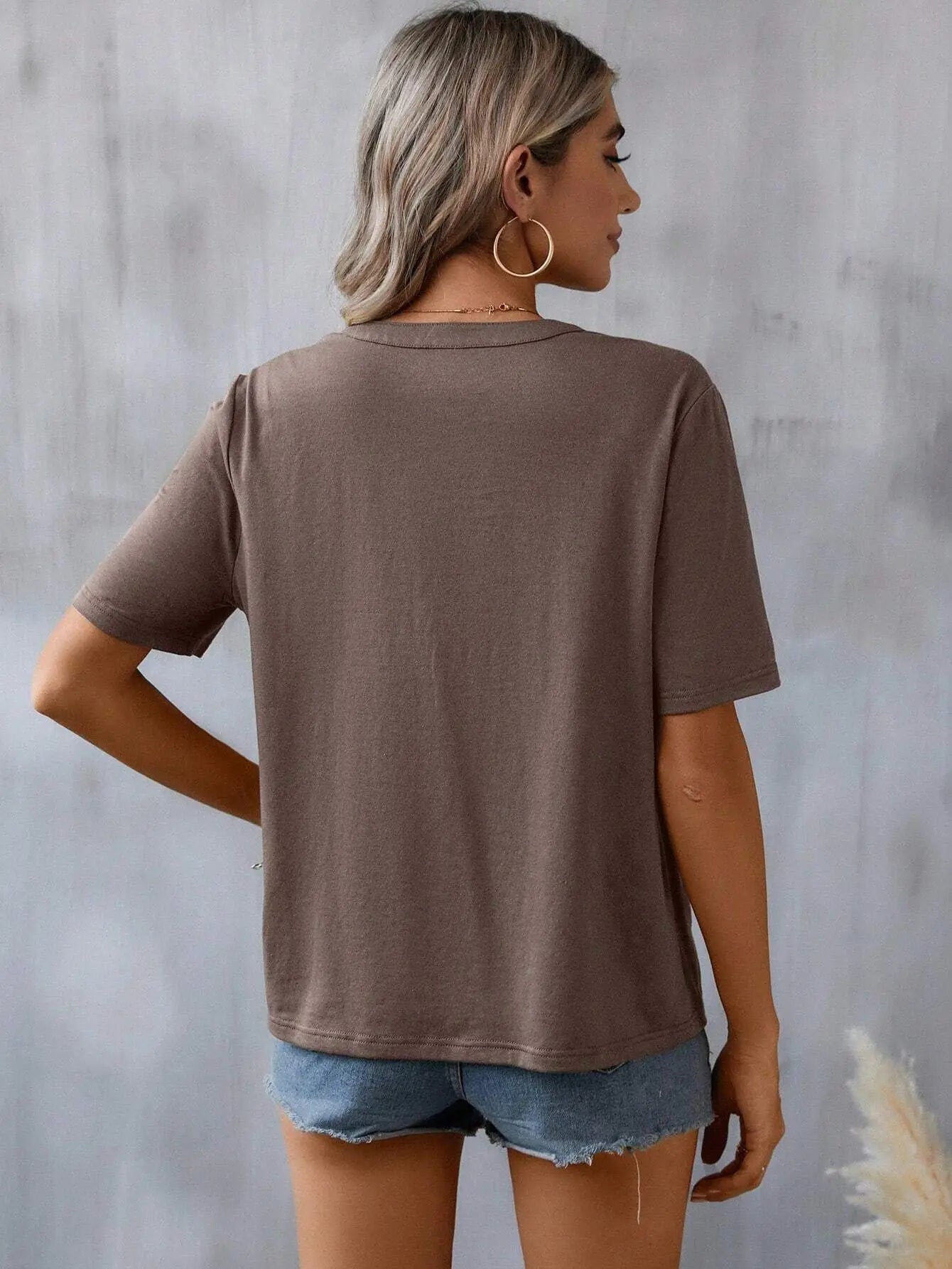 Catania Embroidered V-Neck T-shirt