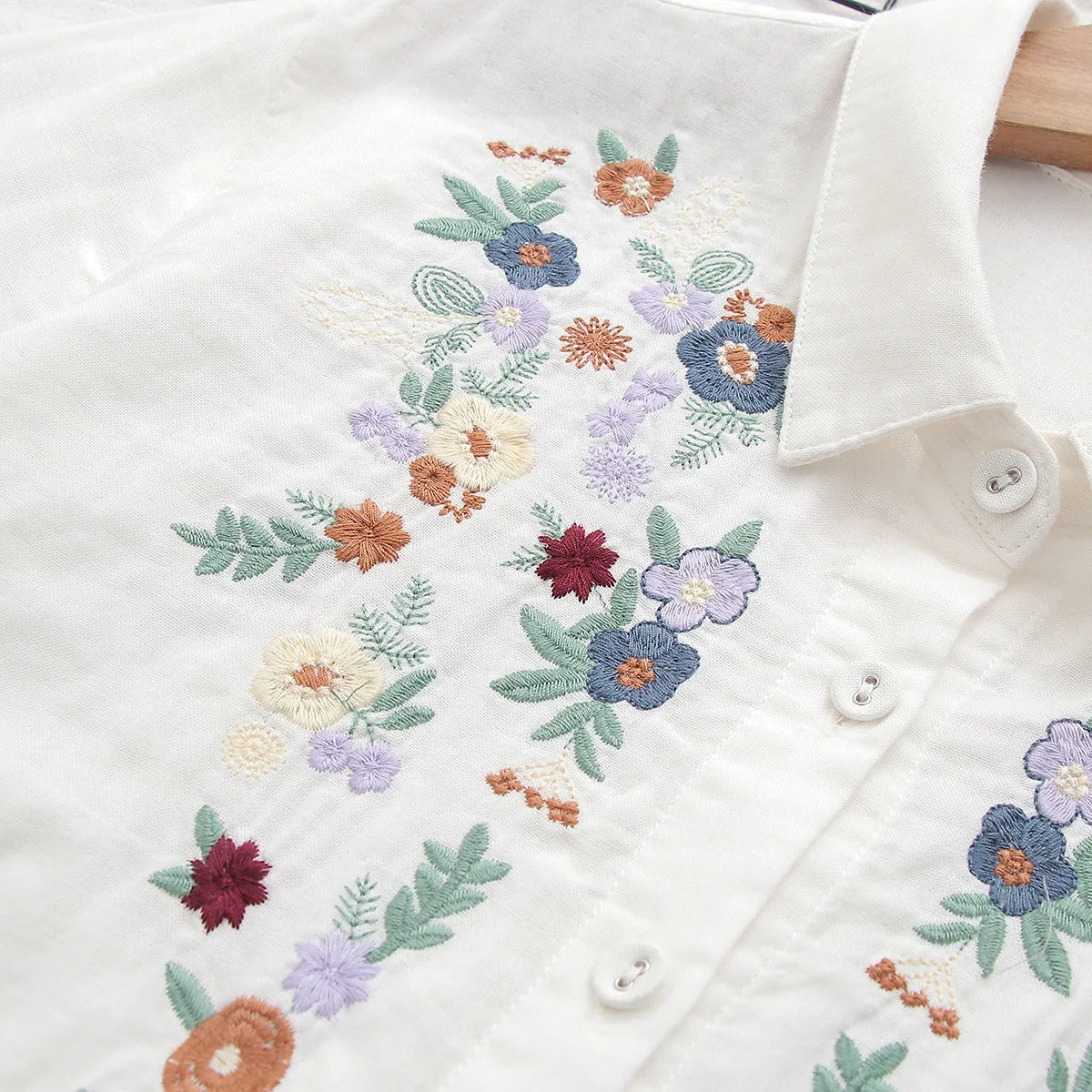 Lirio Women’s Shirt
